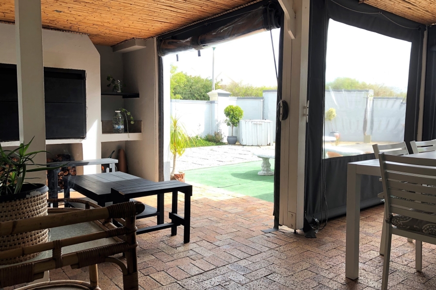 To Let 3 Bedroom Property for Rent in Sunningdale Western Cape